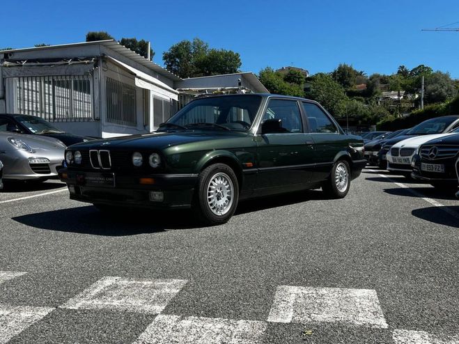 BMW Serie 3 325 i COUPE E30 BOITE AUTO ETAT IRREPROC Vert de 1988