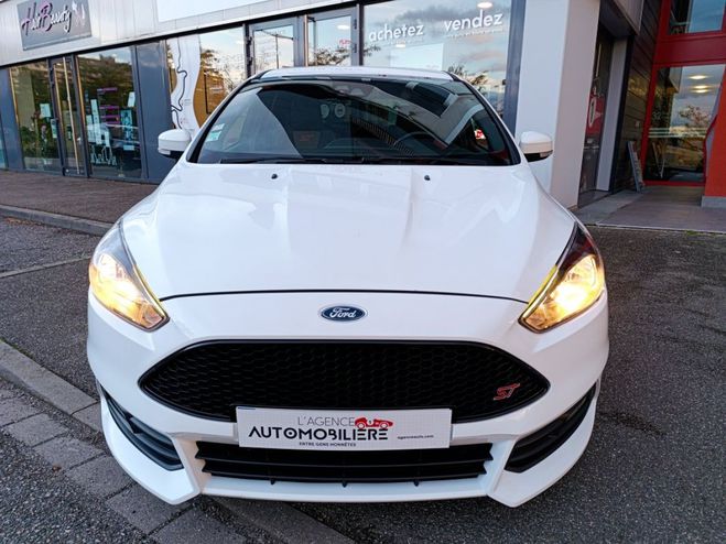 Ford Focus 2.0 TDCI 185 cv ST 5P Blanc de 2015