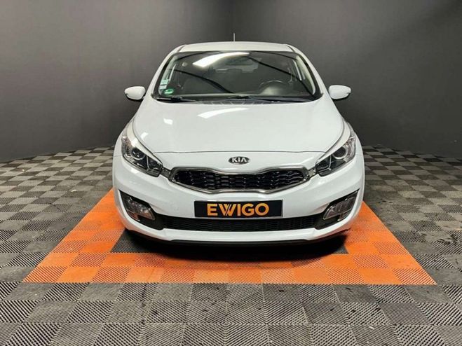 Kia Ceed d Ceed / Ceed 1.6 GDI 135ch DYNAMIC Blanc de 2013