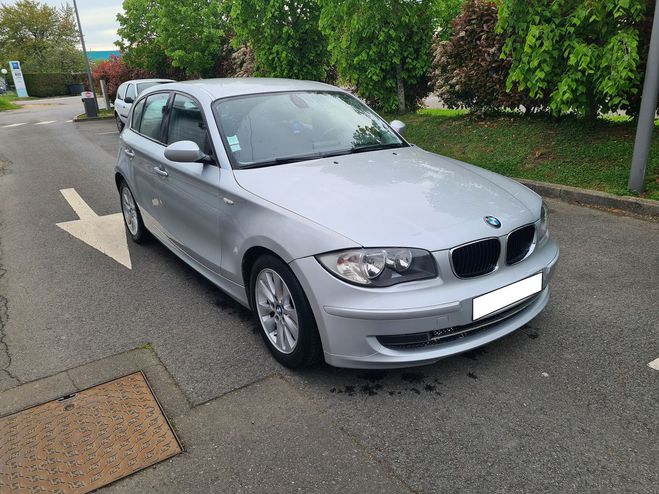 BMW Serie 1  BOITE AUTOMATIQUE 143cv 6800E Gris clair de 2008