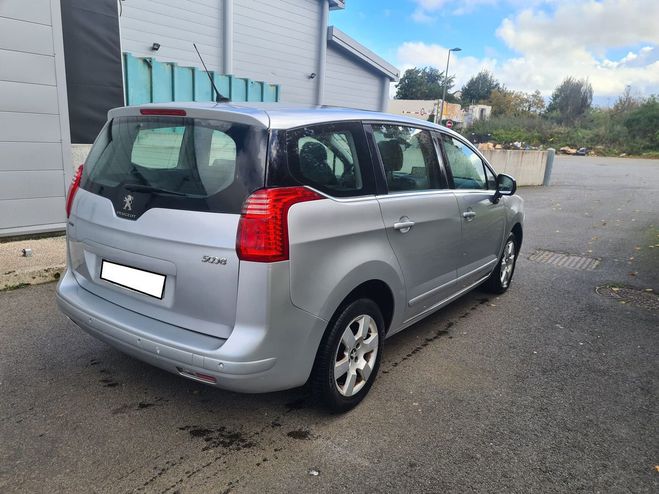 Peugeot 5008 BUSNESS 120 CV 7 PLACES 5990 ct ok Gris clair de 2015