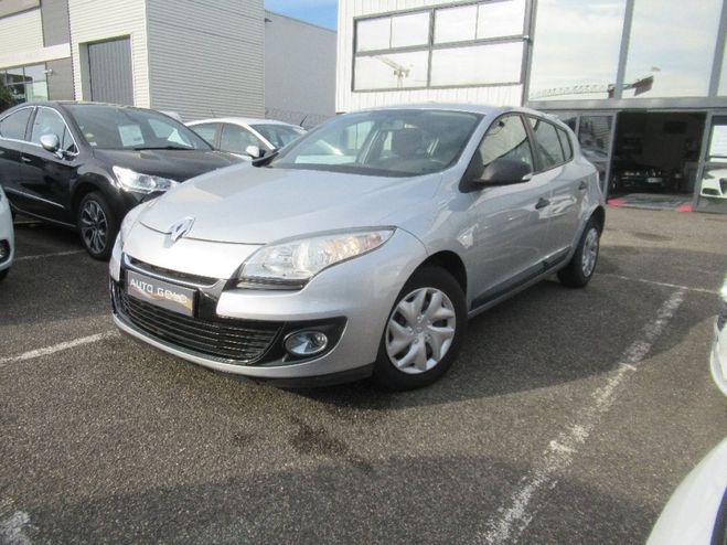 Renault Megane III dCi 90 eco2 Expression Clim/Regulate Gris Clair de 2012