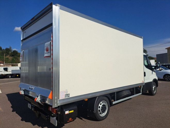 Iveco Daily 35S18 A8 CAISSE HAYON 52000E HT Blanc de 2024