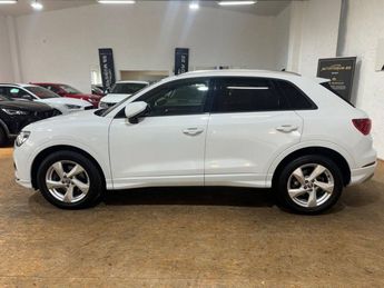  Voir détails -Audi Q3 40 TFSI quattro ATTELAGE/LED à Montfermeil (93)