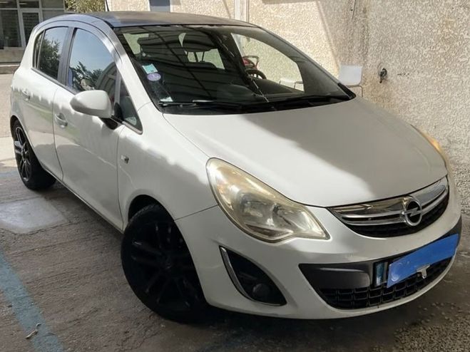 Opel Corsa D 4 IV 1.4 TWINPORT 100 Cv 5 PORTES BLUE Blanc de 2011