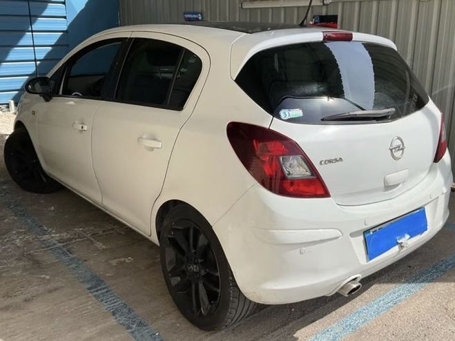 Opel Corsa D 4 IV 1.4 TWINPORT 100 Cv 5 PORTES BLUE Blanc de 2011