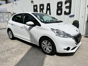  Voir détails -Peugeot 208 1.0i PureTech 12V - 68 BERLINE Active PH à  Le Muy (83)