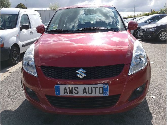 Suzuki Swift III 1.3 DDiS GLX Rouge de 2011