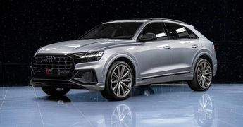  Voir détails -Audi Q8 60 TFSI e 462ch Comptition Pano B&O à Montfermeil (93)