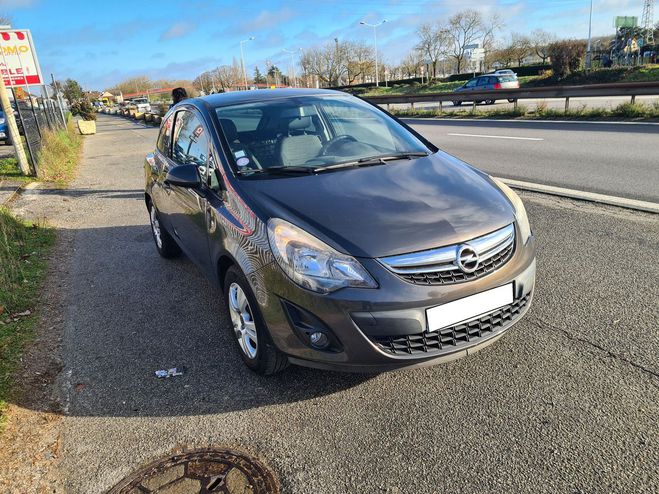 Opel Corsa TWINPORT  GRAPHITE    GPS 1 ER MAIN 5300 Gris fonc de 2014