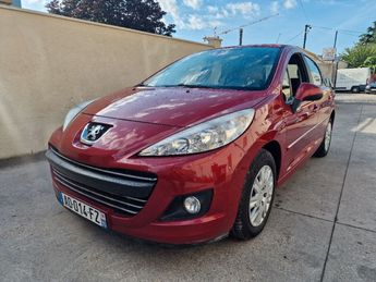  Voir détails -Peugeot 207 premium 1.4 essence 95ch garantie à Argenteuil (95)