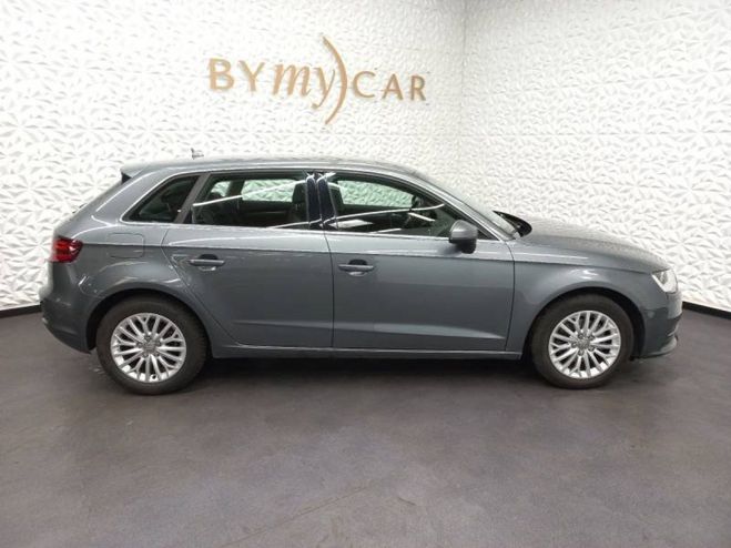 Audi A3 Sportback 1.4 TFSI COD ultra 150 Ambient Gris Mtallis de 2014