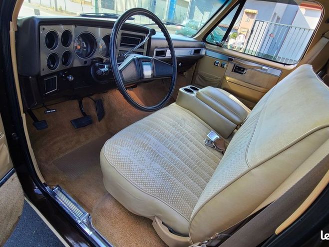 Chevrolet C10 Silverado V8, Restauration Totale Beige de 1986