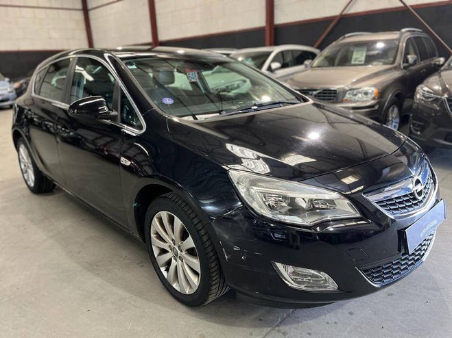 Opel  Astra IV 1.4 Turbo 140ch Cosmo BA NOIR de 2011