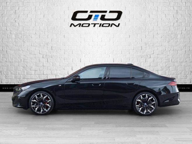 BMW Serie 5 550e xDrive PHEV 489 ch BVA8 G60 M Sport Noir Sapphire de 2024