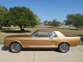  Voir détails -Ford Mustang coup v8 à  Le Havre (76)