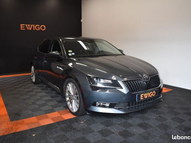 Skoda Superb 2.0 TDI 190 SCR GREENTEC LAURIN KLEMENT  Gris de 2015