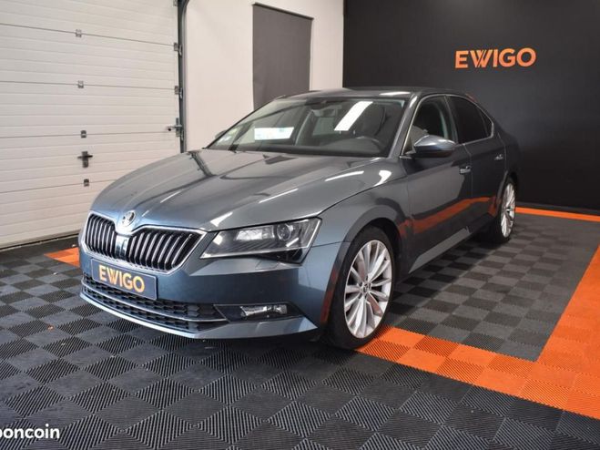 Skoda Superb 2.0 TDI 190 SCR GREENTEC LAURIN KLEMENT  Gris de 2015