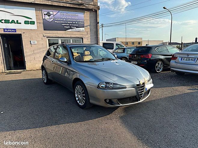 Alfa romeo 147 1.6 120CH SELECTIVE 5P Beige de 2004