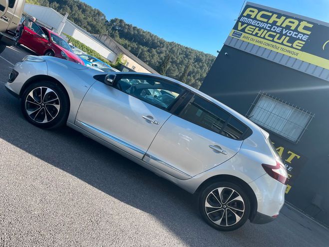 Renault Megane bose tce 130 cv boite automatique garant Gris de 2015