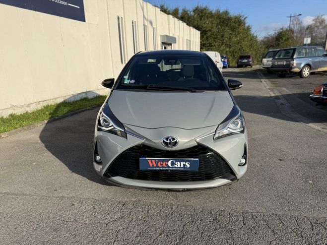 Toyota Yaris 1.5 110cv VVT-i Collection - Garantie 12 GRIS CLAIR de 2017