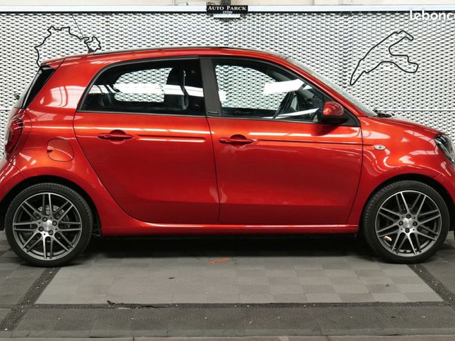 Smart Forfour Tres  109ch bva brabus xclusive toit pan Rouge de 2016