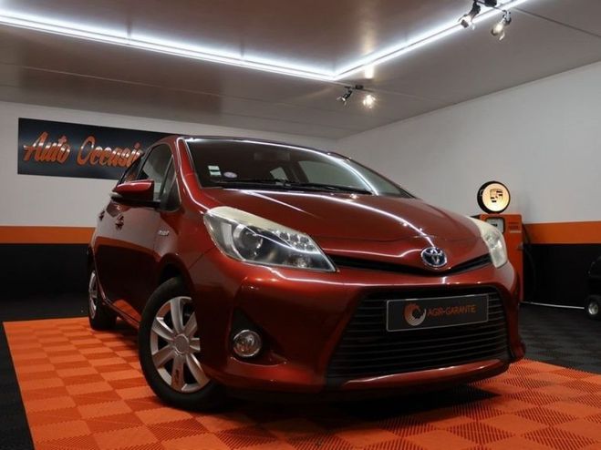 Toyota Yaris HSD 100H DYNAMIC 5P Rouge de 2012