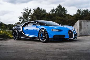  Voir détails -Bugatti Chiron Blue Carbon Available! à Harelbeke (85)