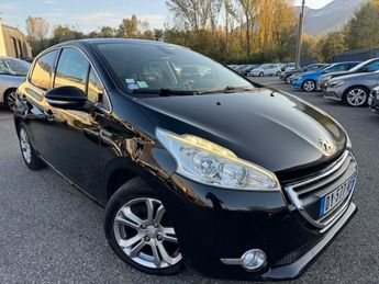  Voir détails -Peugeot 208 1.2 82CH S&S 5P à Voreppe (38)