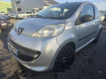  Voir détails -Peugeot 107 1.0e 12V 68ch Urban à Riom (63)