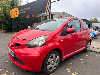  Voir détails -Toyota Aygo 1.0 VVT-I CONFORT BVA 3P à Aulnay-sous-Bois (93)