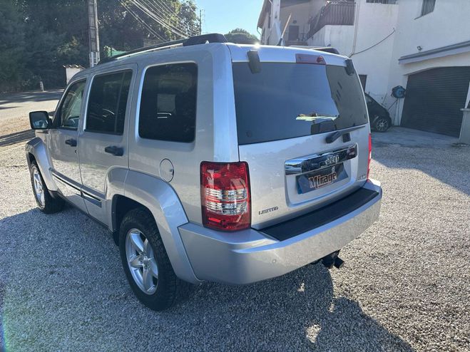 Jeep Cherokee JEEP CHEROKEE III 2.8 CRD 177 SPORT BVA GRIS de 2008