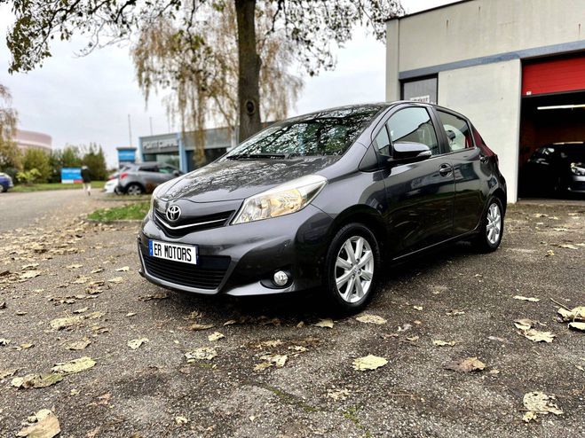 Toyota Yaris III 69 VVT-i Dynamic 5p GRIS de 2012