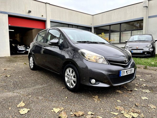 Toyota Yaris III 69 VVT-i Dynamic 5p GRIS de 2012