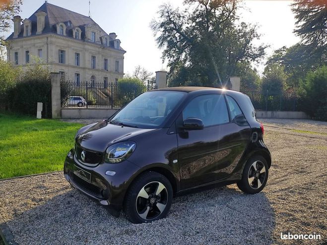 Smart Fortwo 0.9 TI 12V Coup twinamic6 S&S 90 ch Marron de 2019