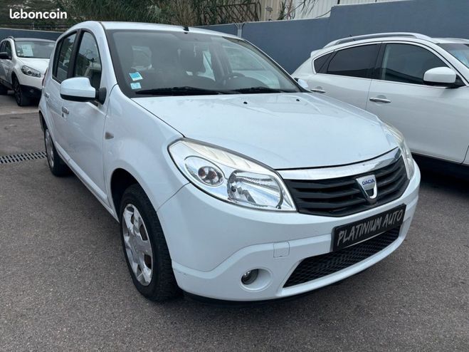 Dacia Sandero 1.4 MPI 75 Laureate ESS-GPL Blanc de 2010