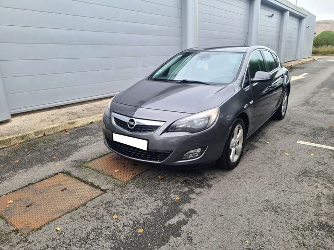 Opel Astra 1.6 TURBO 180 Gris de 2010