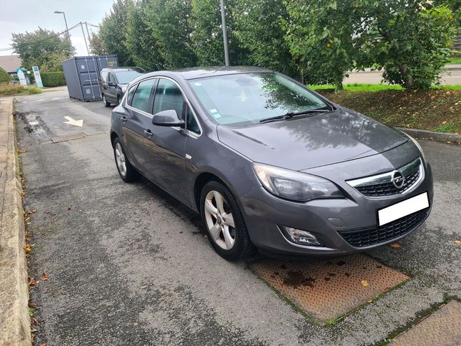 Opel Astra 1.6 TURBO 180 Gris de 2010