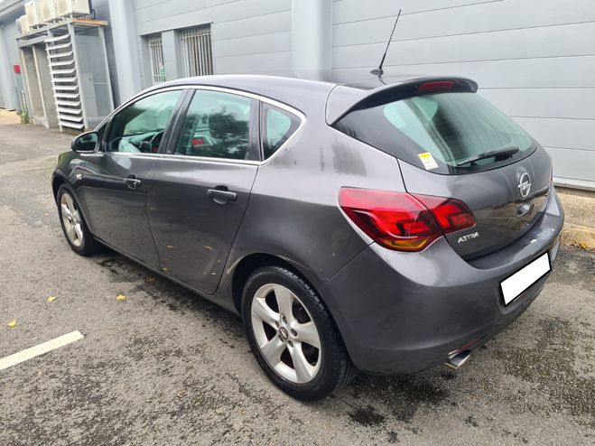 Opel Astra 1.6 TURBO 180 Gris de 2010