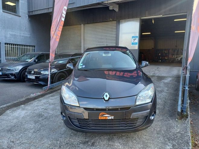 Renault Megane III Hatchback 1.4 TCe 16V 131 cv DYNAMIQ Gris de 2011