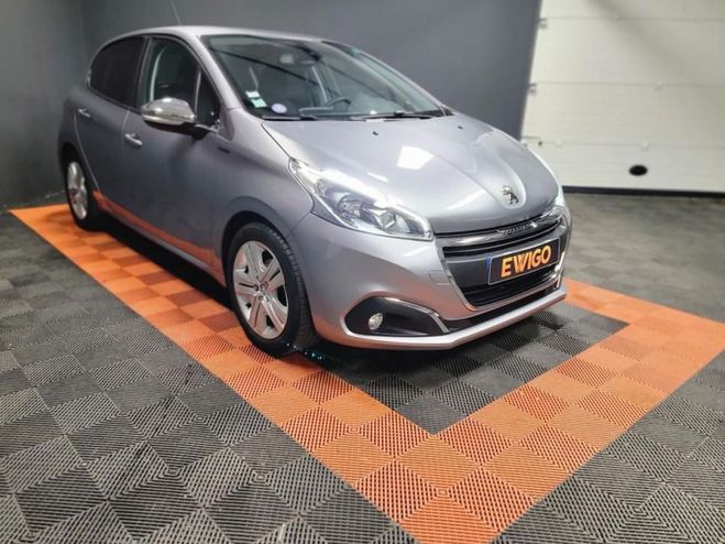 Peugeot 208 1.2 PureTech 82ch SIGNATURE START-STOP Gris de 2019