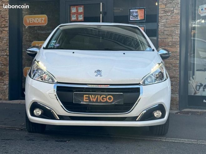 Peugeot 208 1.2 PURETECH 82ch STYLE Blanc de 2016