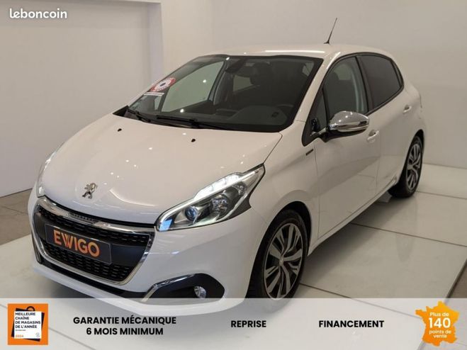 Peugeot 208 1.5 BLUEHDI 100ch SIGNATURE Blanc de 2019