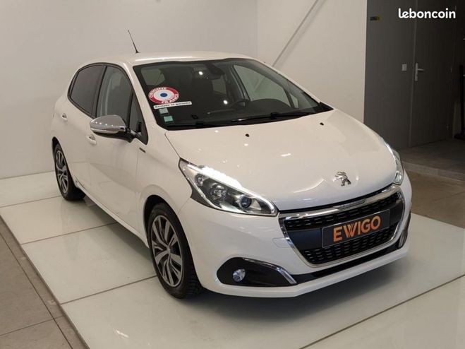 Peugeot 208 1.5 BLUEHDI 100ch SIGNATURE Blanc de 2019