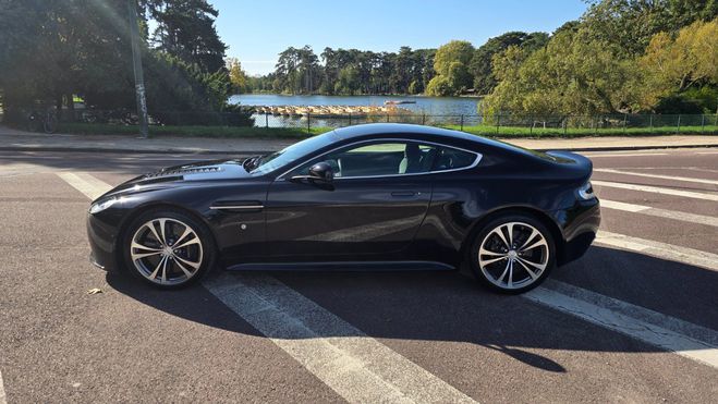 Aston martin V12 Vantage 6.0 517 CH BVM Noir Onyx Mtallis de 2012