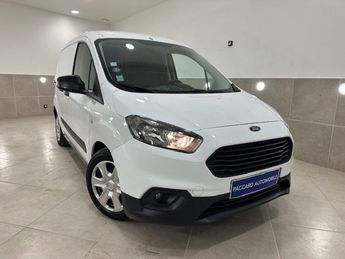 Voir détails -Ford Courrier COURIER ESSENCE 100CV 1ERE MAIN BOITE 6  à  La Buisse (38)