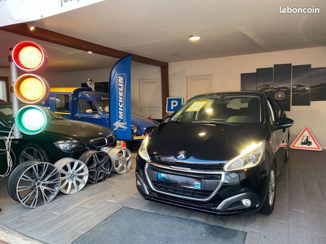 Peugeot 208 (2) 1.6 blueHDI 75 Buiness 5 Portes Noir de 2015