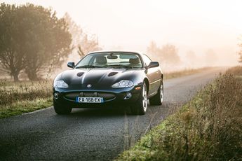  Voir détails -Jaguar XKR Coupe X100 - 4.0l - 375ch à Paris (75)
