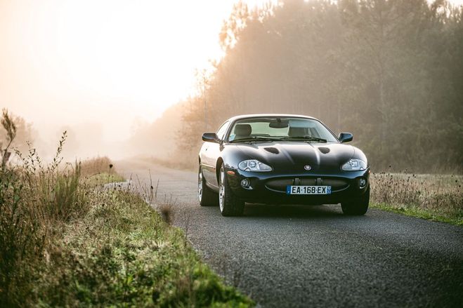 Jaguar XKR Coupe X100 - 4.0l - 375ch Bleu de 2000