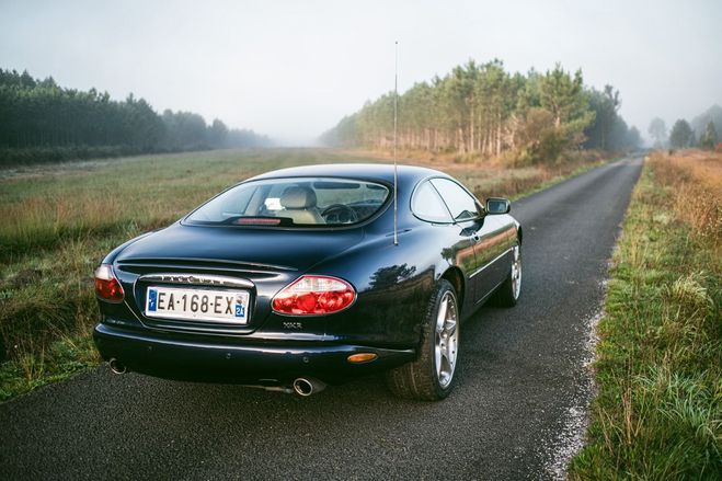 Jaguar XKR Coupe X100 - 4.0l - 375ch Bleu de 2000